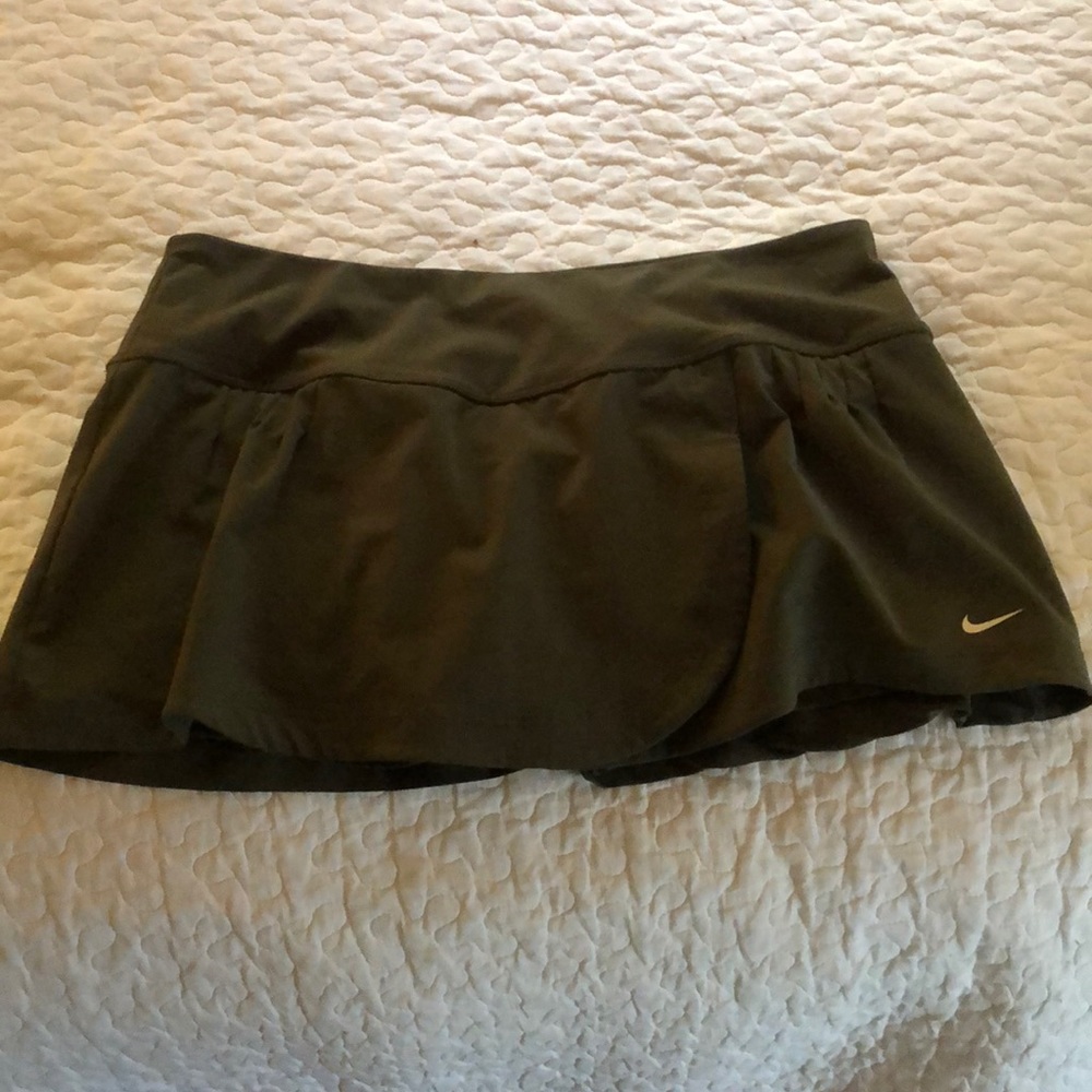 Nike army green tennis skort